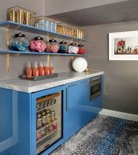 Home Theater Wet Bar, Home Candy Bar, Movie Room Snack Bar, Modern Snack Bar, Home Theater Snack Bar, Theatre Room Ideas, Movie Theater Rooms, Theater Room Design, Hangout Room