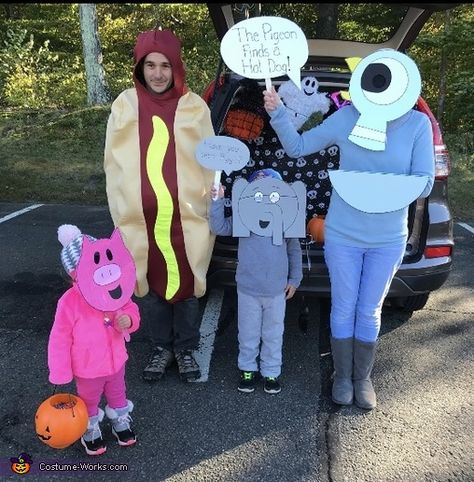 Mo Willems Halloween Costumes, Mo Williams Pigeon Costume, Elephant And Piggie Halloween Costume, Mo Williams Costume, Mo Williams Character Costumes, Mo Willems Costume Ideas, Mo Willems Trunk Or Treat, Piggie Costume Mo Willems, Piggy And Elephant Costume