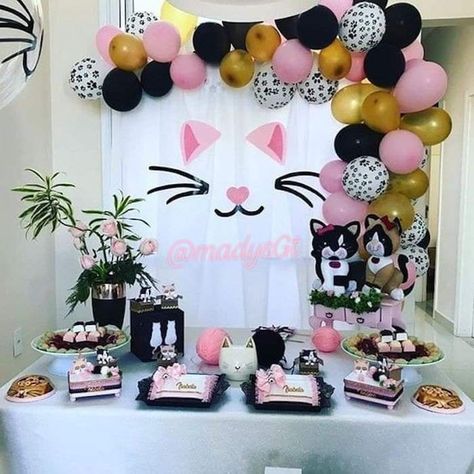 Cat Balloon, Kitten Birthday Party, Cat Themed Parties, Cat Themed Birthday Party, Kitten Party, Kitten Birthday, Simple Birthday Decorations, Cat Birthday Party, Hello Kitty Birthday