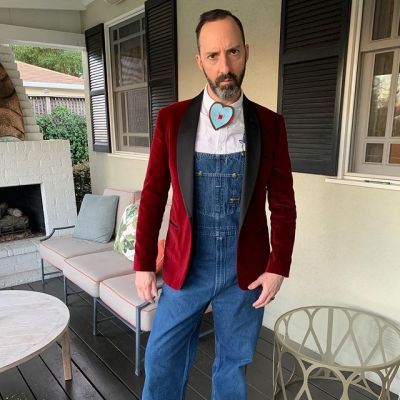 Tony Hale Bio, Wiki, Age, Height, Weight, Net Worth, Relationship, Girlfriend, Career & Facts - Biography Gist Michael Rapaport, Tony Hale, Human Target, Marlon Wayans, Arrested Development, Video Store, West Point, Young Actors, Sandra Bullock