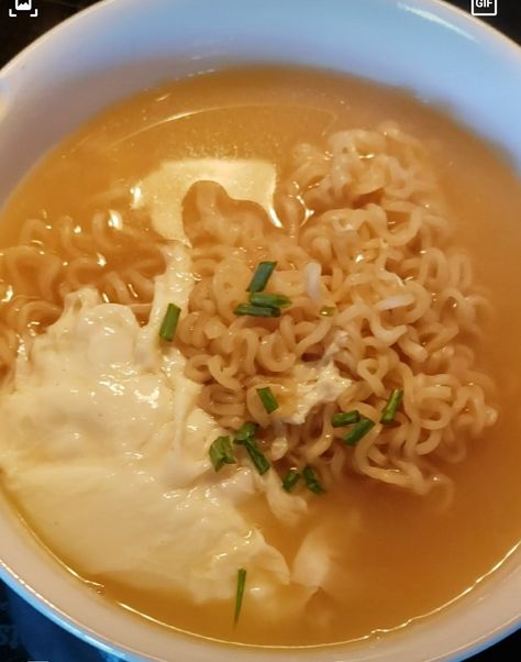 Egg With Ramen Noodles, Poached Egg Ramen, Top Ramen With Egg, Ramen With Poached Egg, Ramen And Egg, Egg Drop Ramen, Poched Eggs, Ramen With Egg, Cheese Eggs Recipe