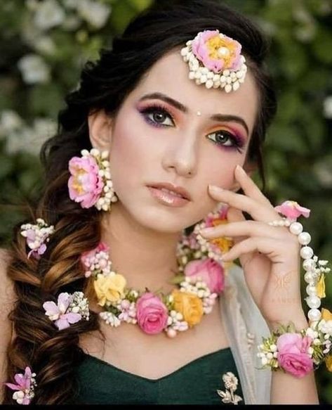 Pink and Yellow Floral Haldi Mehandi Wedding Bridal Necklace, Earrings, Maangtika, Bracelet and Hair Flower Jewellery For Haldi, Flower Jewellery For Mehndi, Fresh Flower Jewelry, Flower Jewelry Designs, Wedding Flower Jewelry, Mehndi Ceremony, Bride Floral, Real Flower Jewelry, Haldi Ceremony