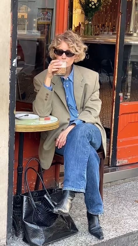 a stylish miseducation (with messy hair) Polo Street Style, Copenhagen Street Style Summer, Copenhagen Street Style, Style Inspiration Winter, Messy Hair, Street Style Winter, Street Style Summer, Street Style Inspiration, 가을 패션