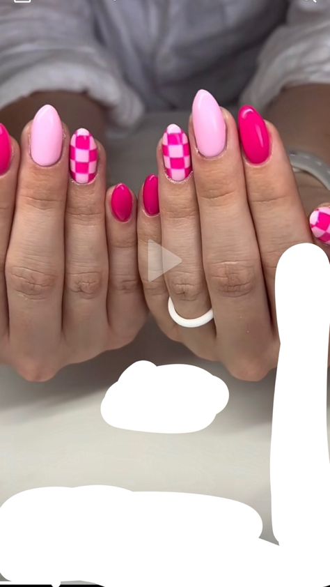 Pink Checkered Nails Acrylic, Back To School Nails Checkered, Checker Nails Short, Cute Nail Designs Checkered, Cute Short Pink Nail Designs, Hot Pink And Checkered Nails, Short Nails Ideas Colorful, Pink And Checkered Nails, Checkered Design Nails