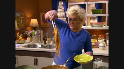 Anne Burrell Bolognese, Chef Anne Burrell, Recipes Step By Step, Anne Burrell, Supper Ideas, Bolognese Sauce, Yummy Eats, Italian Dishes, Food Network