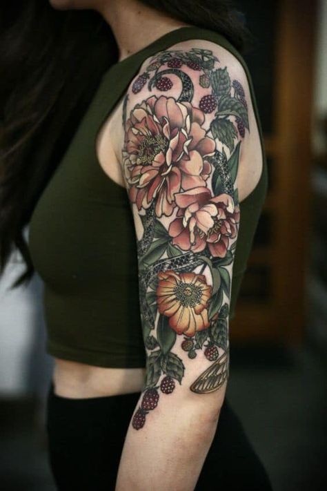 120 Pretty And Girly Half-Sleeve Tattoo Ideas For Females Magnolia Color Tattoo, Dark Blue Flower Tattoo, Tattoo Outfit Woman, Daliah Flower Tattoos, 16 Tattoo, Tattoo Time, Wonderland Tattoo, Illustration Tattoo, Floral Tattoo Sleeve