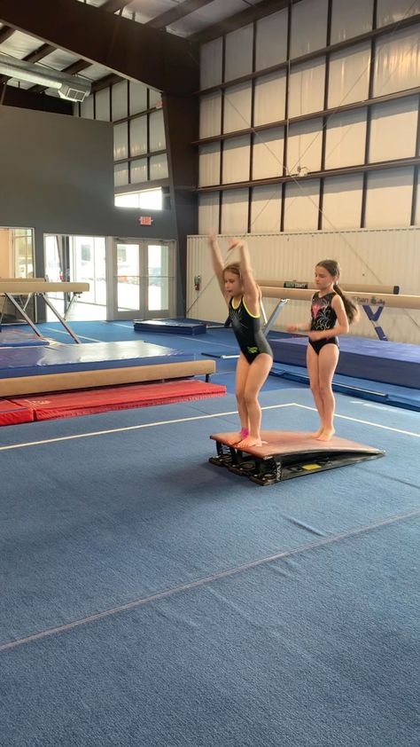 Gymnastic Drills, Tumbling Tips, Floor Gymnastics, Instagram Learning, Gymnastics Center, Gymnastics Drills, Camp Outfits, Gymnastics Floor, Gymnastics Skills