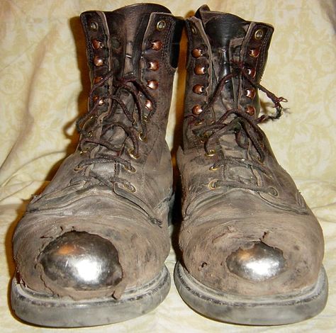 tattered old work boots Dirty Boots, Burlesque Costumes, Old Boots, Shoe Image, Old Shoes, Mens Outfit Inspiration, Work Shoes, Work Boots, Brown Boots