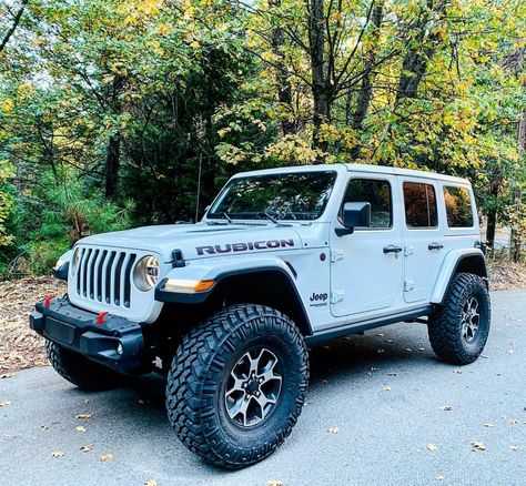 White Rubicon Jeep, Jeep Rims, White Jeep, Badass Jeep, Jeep Camping, Bmw Scrambler, Wrangler Jeep, Range Rovers, Jeep Wrangler Sahara