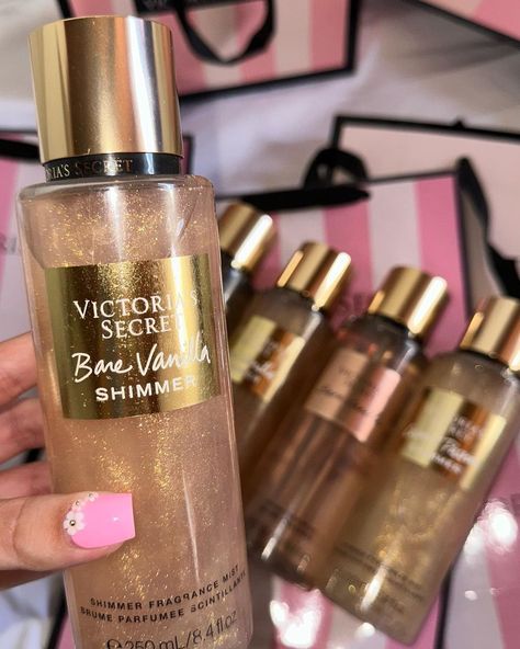 Victoria's Secret Bare Vanilla, Victoria Secret Vanilla, Profumo Victoria Secret, Bare Vanilla, Victoria Secret Perfume, Fragrance Mist, Girly Things, Victoria Secret, Victoria’s Secret