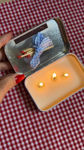 Altoid Container Crafts, Altoid Tin Ideas Outside, Altoid Tin Games, Mint Tin Crafts Diy, Altoid Tin Gift Ideas, Crafts With Match Boxes, Altoid Can Crafts, Things To Do With Altoid Tins, Altoids Tin Ideas