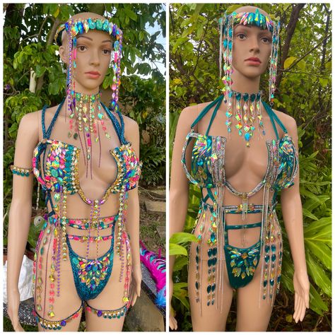 🆕 Belize Carnival in September with the full costume: Large Dismantled Wings with Coque, Nandus, Ringnecks & Plummes with plunge diamanté and custom beaded fringe Wirebra with monokini , custom fringe choker , belt , thigh & arm bands . Client chose colour Palette 17 on the colour chart, you can request a new colour combination or ask for assistance Belize Carnival, Monday Wear, Leg Bands, Colour Chart, Forest Fairy, Colour Combination, Beaded Fringe, Monokini, Choose Colors