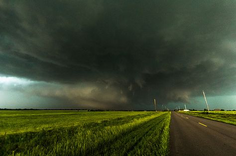 El Reno EF-5 Tornado | Flickr - Photo Sharing! El Reno Tornado, Tornado Pictures, Oklahoma Tornado, Weather Storm, Storm Chasing, Storm Photography, York Travel, Travel Oklahoma, Natural Disaster