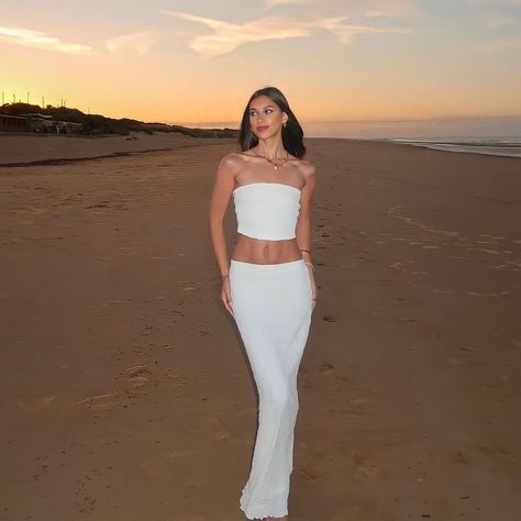 White Tube Top, Summer Poses, Summer Picture Poses, White Tube, White Midi Skirt, In The Beach, Beach Fits, Bollywood Style, Before Sunset