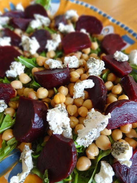 Scrumpdillyicious: Roasted Beet Salad with Goat Cheese & Chickpeas سلطة البنجر, Beet Salad With Goat Cheese, Salad Taco, Salad Macaroni, Salad Quinoa, Salad With Goat Cheese, Salad Kale, Roasted Beet Salad, Salad With Feta