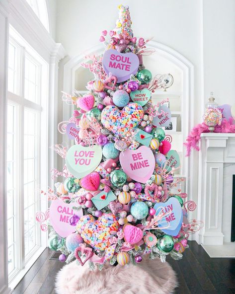 SAMI RICCIOLI on Instagram: “💖💜Conversation Heart Tree 💜💖 I can’t believe it’s February already! Getting ready to wrap the other Valentines tree for transport in a…” Gingerbread Cubicle, Valentine's Tree, Valentines Tree, Candy Decorations Diy, Valentine Designs, Diy Valentine's Day Decorations, Valentine Tree, Creative Christmas Trees, Conversation Heart