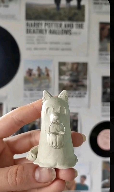 Air Dry Clay Art Projects, Air Dry Clay Art, Dry Clay Art, Clay Ghost, Clay Moulding, Dog Diy, Halloween Clay, Pottery Houses, Air Dry Clay Projects