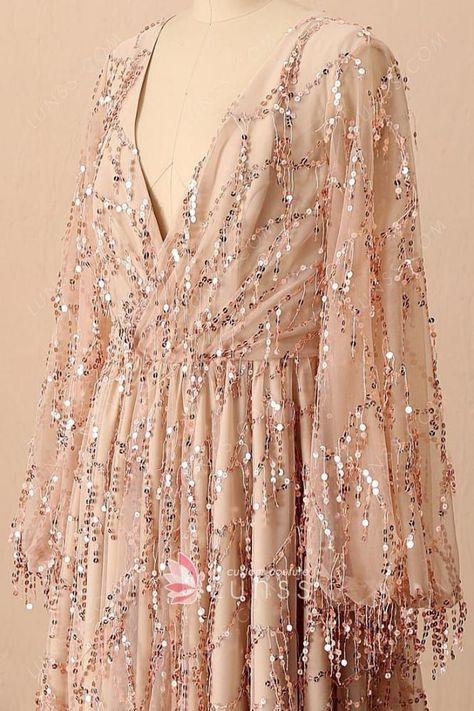 Gold Dresses Plus Size, Glamorous Wedding Dress, Adult Prom, Sparkly Champagne, Plus Size Ball Gown, Plus Size Prom Dress, Award Show Dresses, Dresses For Ladies, Gown Pictures