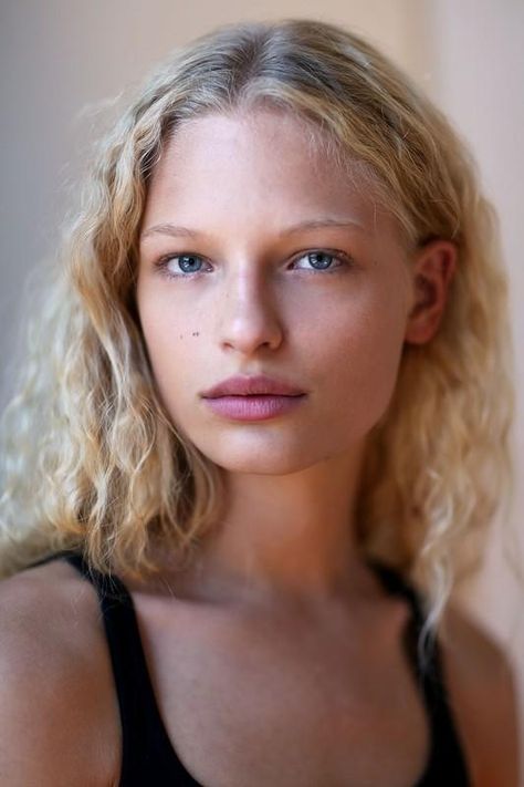 DNA Models F/W 15 Polaroids/Portraits (Polaroids/Digitals) Frederikke Sofie, Dna Model, Healthy Lifestyle Motivation, Model Face, Swim Swim, Wet Look, Portrait Girl, Looks Style, Model Photos