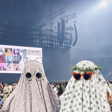 Anti Hero Outfits Taylor Swift, Taylor Swift Ghost Costume, Taylor Swift Anti Hero Outfit Eras Tour, Anti Hero Outfit, Taylor Swift Cosplay, Taylor Nation, Anti Hero Ghosts Taylor Swift, Anti Hero, Taylor Swift Aesthetic Anti Hero