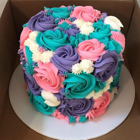 Cake Turquoise, Buttercream Birthday Cake, Flour Bakery, Birthday Cakes For Teens, Pink Birthday Cakes, Buttercream Cakes, Beautiful Birthday Cakes, Cake Decorating Videos, Sweets Cake