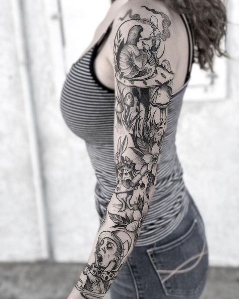 Alice In Wonderland Tattoo Sleeve, Alice And Wonderland Tattoos, Disney Sleeve, Wonderland Tattoo, Full Sleeve Tattoos, Full Sleeve Tattoo, Sleeves Ideas, Best Sleeve Tattoos, Sleeve Tattoos For Women