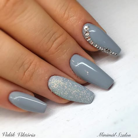 Blue Nails Bridesmaid, Dusty Blue Nails Acrylic Wedding, Grey Blue Nail Ideas, Nail Ideas To Go With Blue Dress, Dusty Blue Nails Acrylic Almond, Blue Nails Wedding Bride, Bridesmaid Nail Ideas Blue, Smokey Blue Nails Prom, Something Blue Nails Wedding Brides