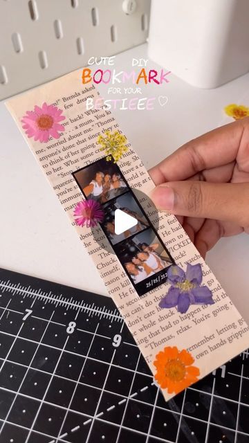 Grishma Bhushan🤍 | cute diy projects & gift ideas on Instagram: "Isn’t it cute? Makes a perfect gift if your bestie is a book lover too?!? Or is it too scandalous to use the page as the background?💀

DIY bookmark, custom bookmarks, Pinterest bookmark books book love 
#reels #reelsinstagram #reelitfeelit #reelkarofeelkaro #diy #diyprojects #reelsvideo #diy #diygiftideas #giftideas #aesthetic #ａｅｓｔｈｅｔｉｃ #scrapbook #birthday #l
Cute gift ideas for friends , aesthetic diy , friendship, gift ideas , scrapbook, card , heart ,art , reels , trending , birthdays #lovegram #friendship handmade gifts Cute handmade cards for him" Diy Gifts For Friends Creative, Gift Ideas For Friends Aesthetic, Handmade Birthday Gifts For Best Friend, Friendship Cards Diy, Handmade Gifts For Bestie, Cute Gift Ideas For Friends, Friendship Gifts Diy, Cute Handmade Cards, Homemade Gifts For Friends