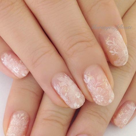 Bridal Pedicure, Creative Nail Ideas, White Lace Nails, Glitter Nail Designs, Bridal Nail, 3d Nail Designs, Abstract Nail, Nail Polish Swatches, Water Marble Nails