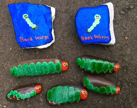 Library book worm, Very Hungry Caterpillar, Eric Carle, painted rocks by Holly N. Worm Painted Rocks, Worm Rock Painting, Rock Crafts Diy, Diy Kids Playground, Mini Beasts, Painted Seashells, Story Stones, School Painting, Toys Diy