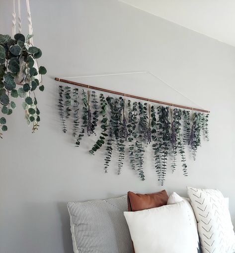 Lavender Wall, Hanging Plant Wall, Home Decorating Ideas, Decor Living Room, Plant Wall, Ideas Home, My New Room, Home Decorating, Decoration Design