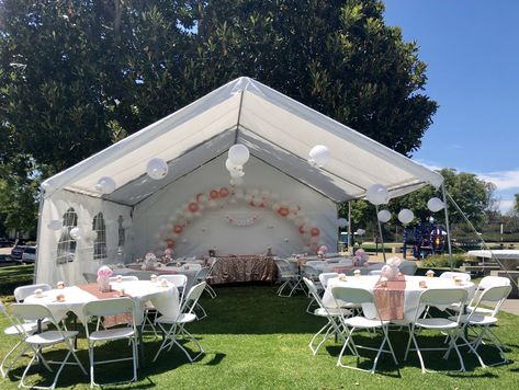 Tent Ideas For Graduation Party, Gazebo Party Decorating Ideas, Graduation Party Rose Gold, Rose Gold And White Graduation Party, Tent Decorations Graduation Party, All White Backyard Party Decorations, Outdoor Tent Birthday Party, Backyard Jack And Jill Party, Grad Party Tent Decorations