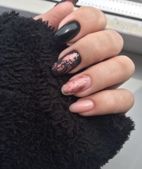 Nail Inspiration Gold Gel Nails, Occasion Nails, Rose Gold Nail Polish, Rose Gold Nails Design, Unghie Nail Art, Gold Nail Polish, Gold Nail Designs, Pedicure Manicure, Black Nail Art