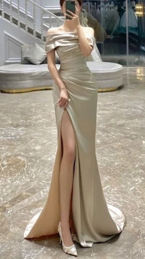 Gowns For Farewell, Evening Dresses For Weddings Classy, Gala Dinner Outfit, Classy Prom Dresses Long, Classy Dinner Outfits, Long Gown Elegant, Most Pinned, Classy Dinner, Dresses For Weddings