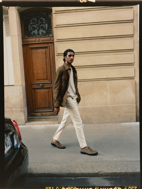 Massimo Dutti Pre Fall 2021 Mens Editorial 008 Jeenu Mahadevan, Classic Wardrobe Pieces, Summer Editorial, Off White Pants, Mens Tailor, Mens Fashion Editorial, Mens Editorial, London Street Style, Classic Wardrobe