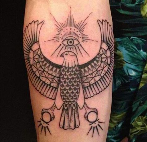 Horus Egyption Tatt.. Thunderbird Tattoo, Egyptian Tattoos, Horus Tattoo, Hyper Realistic Tattoo, Eyeball Art, 13 Tattoos, Egypt Tattoo, Dragon Tattoo For Women, Chest Tattoos For Women