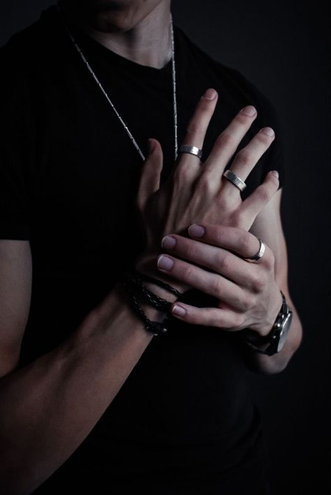 Veiny Hands With Rings, Hand With Ring, Hands With Rings, Veiny Arms, Veiny Hands, Hand Veins, Man Hands, Hot Hands, Hand Rings