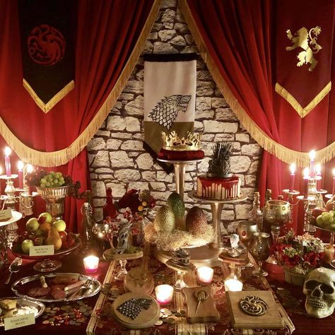 Medieval Party Ideas, Game Of Thrones Dinner, Game Of Thrones Birthday, Castle Party, Dinner Party Games, Game Of Thrones Party, Fantasy Party, Brick Backdrops, Medieval Party