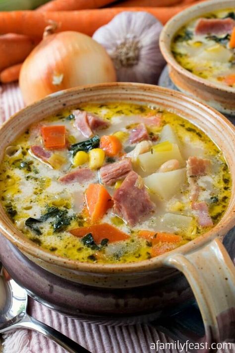 Ham and Vegetable Soup - A delicious soup, perfect for using up a leftover ham bone! Filled with lots of healthy vegetables in a creamy broth. Ham And Vegetable Soup, Ham Bone Soup, Ham Soup Recipes, Soup With Ham, Hearty Soup Recipes, Bone Soup, Ham Bone, Ham Soup, Ham And Beans