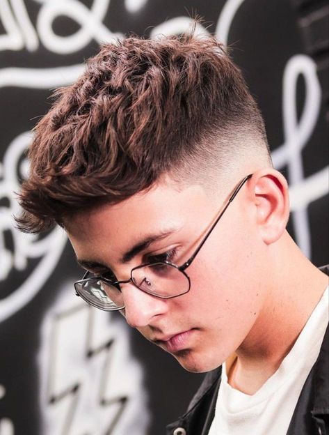 Spiky Sensation: Trendy Hairstyles for Cool Boys Hear Cut, Mens Messy Hairstyles, Hair Types Men, Fade Haircut Curly Hair, Taper Fade Curly Hair, French Crop, Cool Boys, Tomboy Hairstyles, Drawing Couple Poses