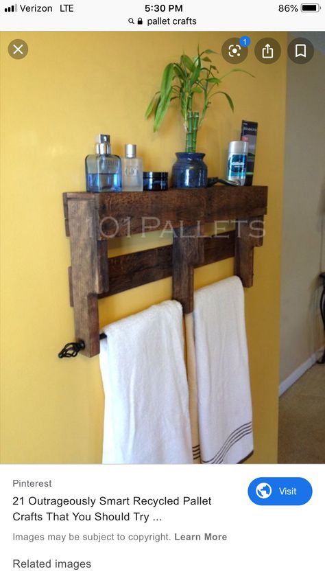 Pallet Towel Rack, Towel Rack With Shelf, Pallet Shelves Diy, Pallet Shelf, Deco Champetre, Bath Shelf, Towel Bathroom, Towel Rod, Pallet Project