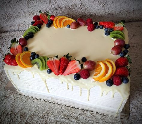 Fresh Fruit Birthday Cake, Sheet Cake With Fruit On Top, Tres Leches Sheet Cake, Tres Leches Cake With Fruit, Cake Messages, Fruit Topped Cake, Square Cake Design, Cake Decorated With Fruit, Pastel Rectangular