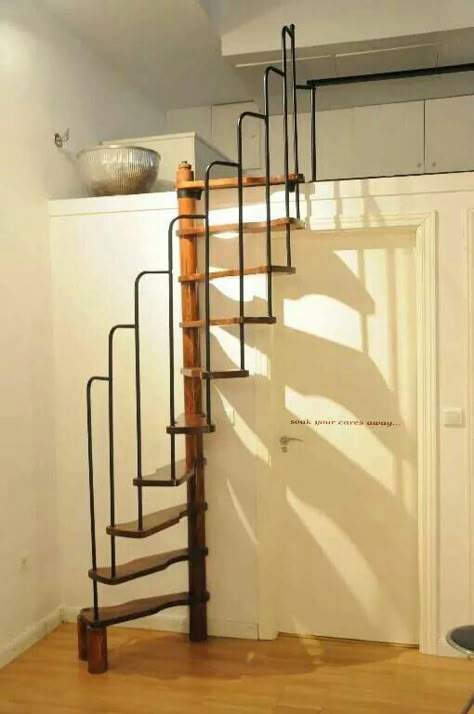 Tiny House Stairs, Stairs Makeover, Loft Stairs, Loft Ladder, Spiral Stairs, Tiny Spaces, House Stairs, Spiral Staircase, Tiny House Living