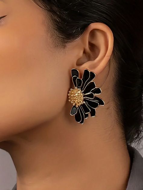 Trendy Flowers, Watches Women Fashion, Three Color, White Collar, Kids Beachwear, Flower Shape, Flower Earrings, Black Green, Women Clothes Sale