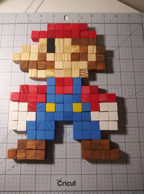 Wood Block Pixel Art, Wooden Cube Crafts, Wooden Blocks Diy, Diy Minecraft Decorations, Wood Blocks Diy, Painting Minecraft, Retro Games Room, Puzzle Crafts, Easy Pixel Art