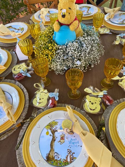 Winnie The Pooh Quinceanera, Pooh Bebe, Disney Graduation, Baby First Birthday Themes, Winnie The Pooh Themes, Blue Birthday Parties, Baby Shower Theme Decorations, Winnie The Pooh Birthday, Baby Announcement Photos