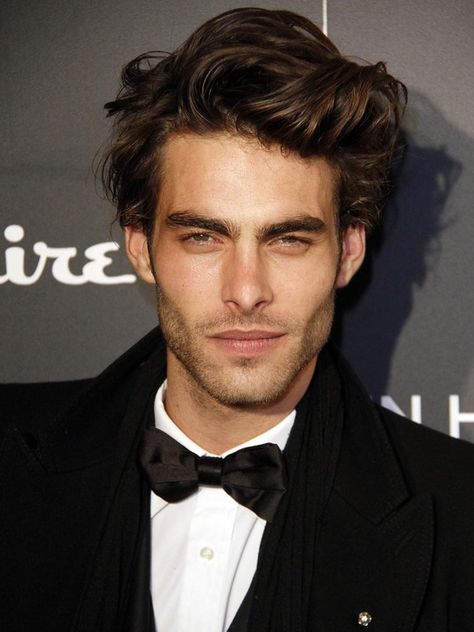 Carlos Atesh Salih, John Kortajarena, Jon Kortajarena, Single Man, Long Beards, Stylish Boys, Photography Poses For Men, Mens Clothes, Curly Hair Cuts