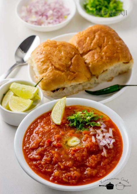 Pav Bajji Recipe, Paw Bhaji, Kannamma Cooks, Pav Bhaji Recipe, Street Food Recipe, Indian Food Photography, Desi Street Food, Bhaji Recipe, Pav Bhaji