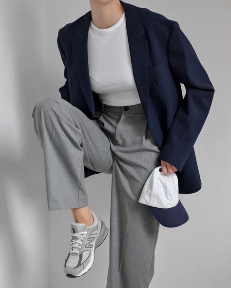 katarinavidd Me As A Style, Minimalism Style Outfits, Classic Casual Outfits, Minimal Outfit Ideas, Minimalism Outfit, Formal Casual Outfits, Minimal Style Outfits, Outfits Formal, Outfit Navy