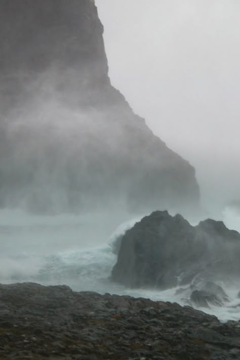 Foggy Rocky Beach, Foggy Shoreline, Foggy Island, Iron Islands, Faroe Island, Ocean Island, Pablo Neruda, A Town, Shutter Speed